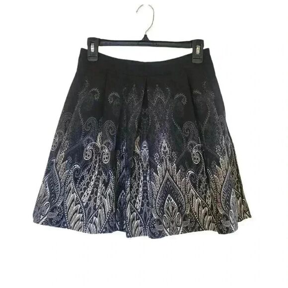 Banana Republic Dresses & Skirts - Banana Republic Women's Black, White & Tan Cotton/Rayon/Spandex A-Line Lined Ski